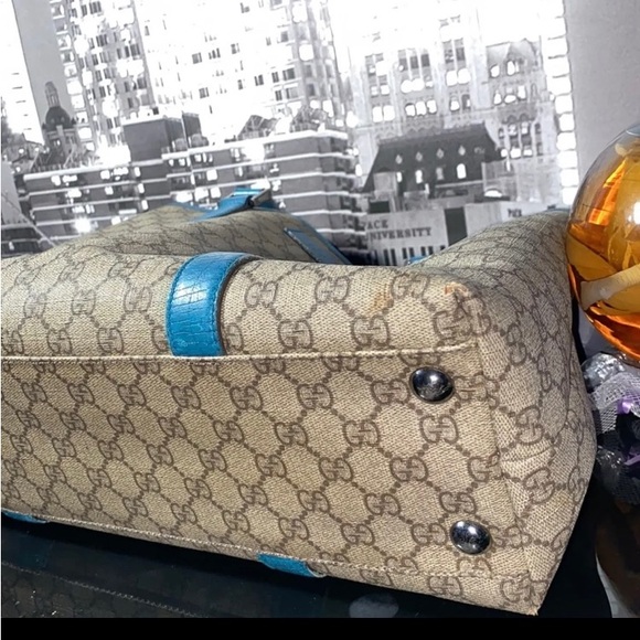 SOLDAuthentic Gucci GG Shoulder Bag - Picture 17 of 17